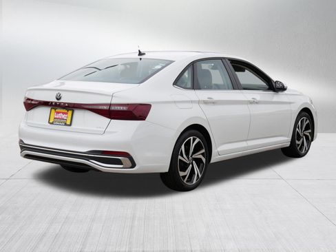 Used 2026 Volkswagen Jetta SEL FWD image 7
