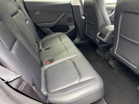 Used 2023 Tesla Model Y 2WD image 38