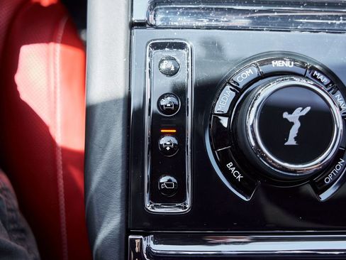 Used 2024 Rolls-Royce Cullinan Black Badge w/ Dark Exterior Package image 78