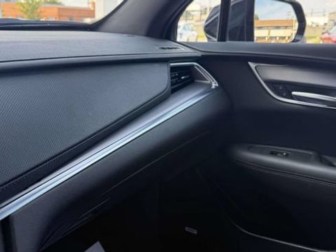 Certified 2024 Cadillac XT5 Luxury w/ LPO, Floor Liner Package AWD/4WD image 74