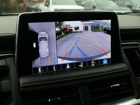 Used 2021 GMC Yukon SLT w/ SLT Luxury Plus Package image 18