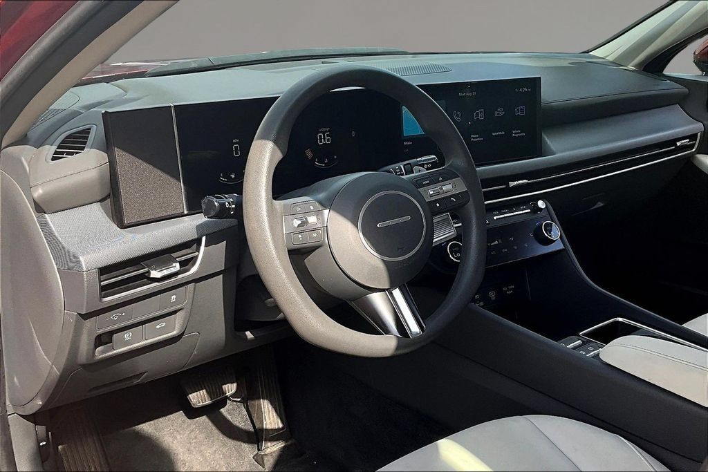 Used 2025 Hyundai Sonata SEL FWD image 14