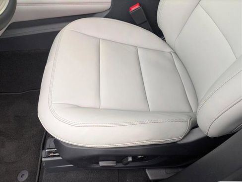 New 2025 Ford Explorer Active w/ Active Comfort Package image 3