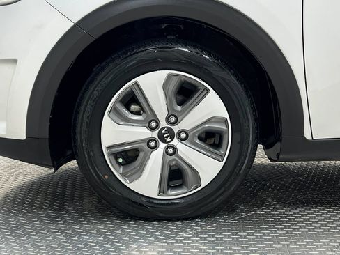 Used 2019 Kia Niro LX FWD image 35
