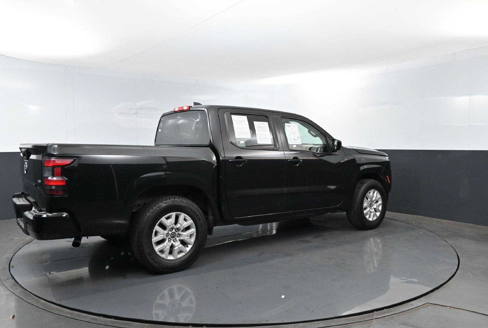 Used 2023 Nissan Frontier SV RWD image 20
