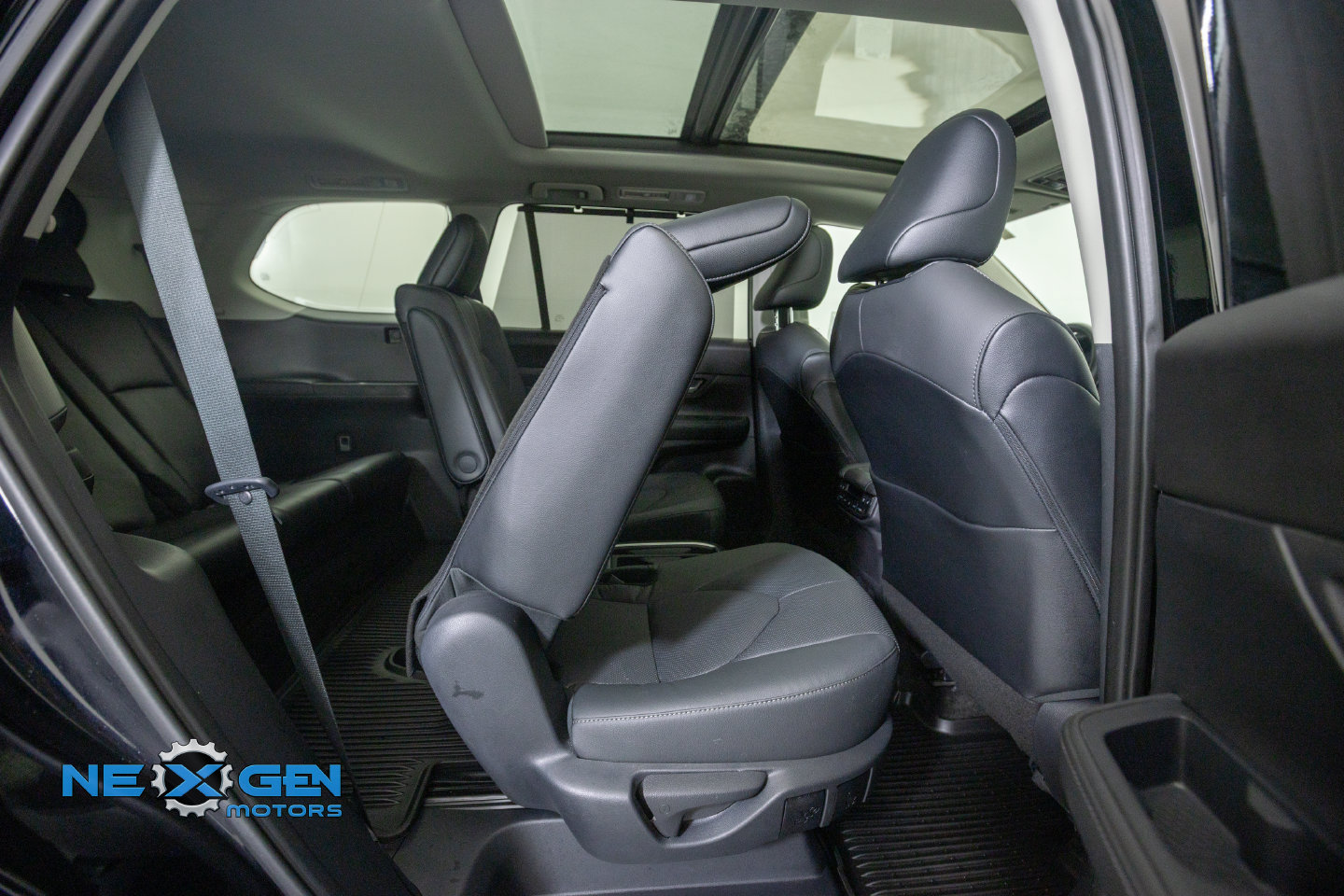 Used 2026 Toyota Grand Highlander AWD image 43