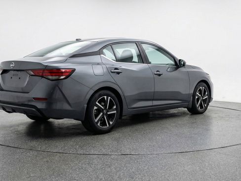 Used 2025 Nissan Sentra SV FWD image 9