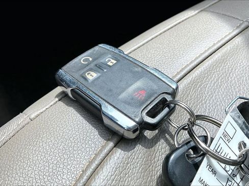 Used 2017 GMC Canyon SLT w/ Driver Alert Package image 14