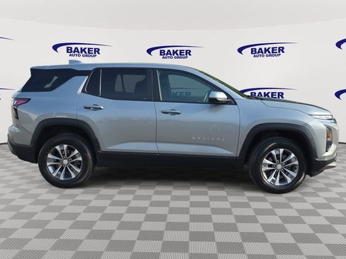 Used 2025 Chevrolet Equinox LT w/ Safety and Technology Package AWD/4WD image 4