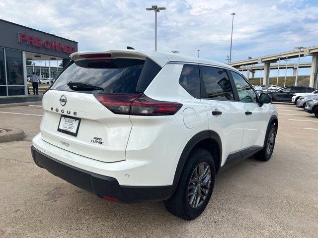 Used 2024 Nissan Rogue S AWD/4WD image 12