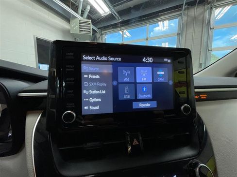 Used 2022 Toyota Corolla LE FWD image 18
