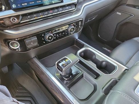 Used 2022 Chevrolet Silverado 1500 LTZ image 13