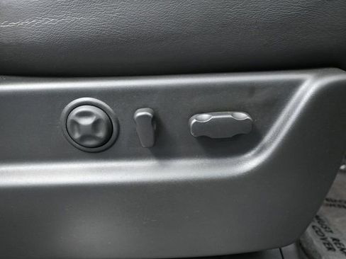 Used 2011 Cadillac Escalade Luxury image 49