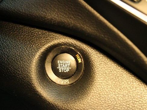 Used 2021 Jeep Cherokee Latitude Lux w/ Comfort/Convenience Group image 25