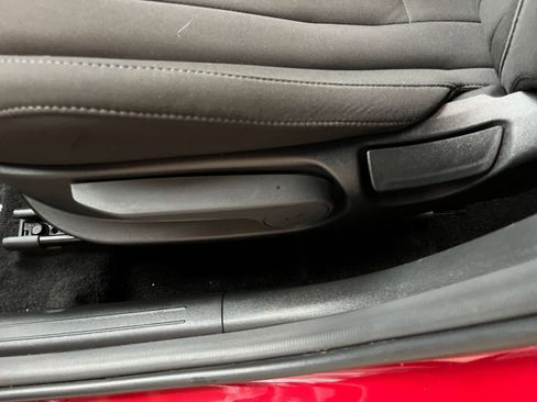 Used 2025 Hyundai Elantra SEL image 23