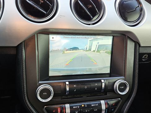 Used 2016 Ford Mustang Premium image 17