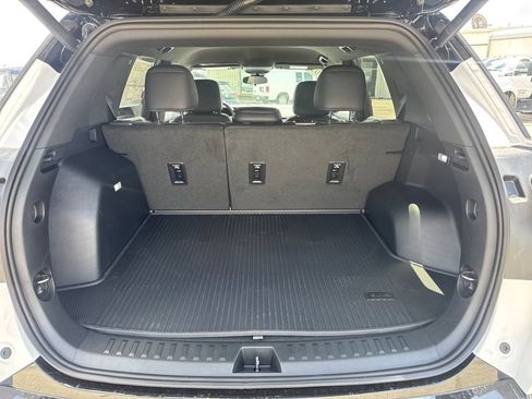 New 2027 GMC Terrain AT4 w/ Convenience Package III AWD/4WD image 8