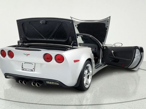 Used 2010 Chevrolet Corvette Grand Sport w/ Preferred Equipment Group RWD image 12