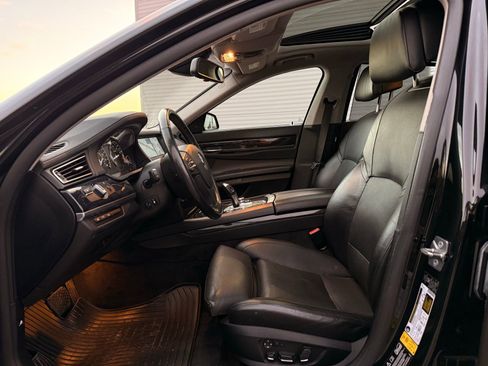 Used 2010 BMW 750Li xDrive image 12
