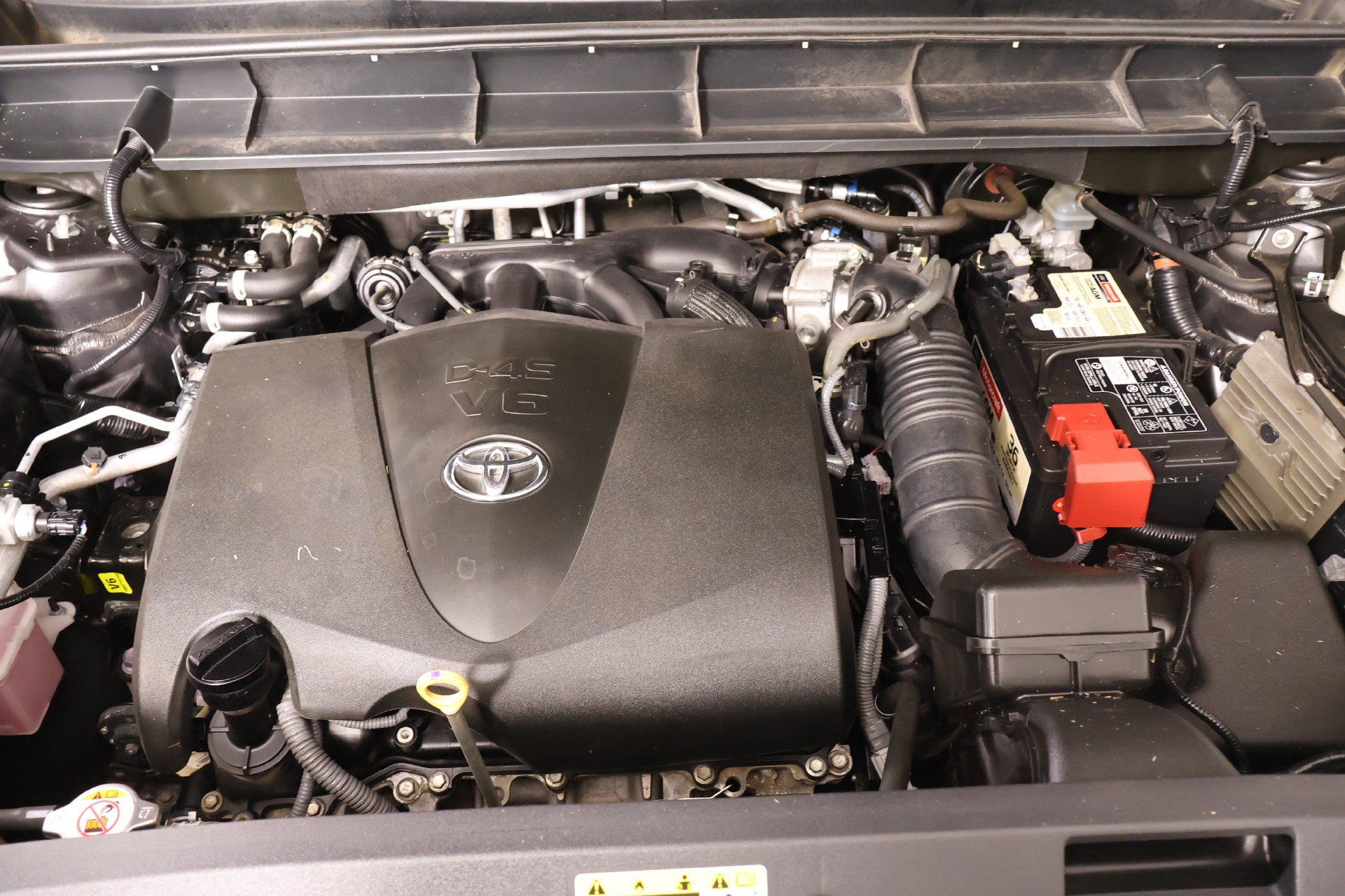 Used 2021 Toyota Highlander LE AWD/4WD image 19