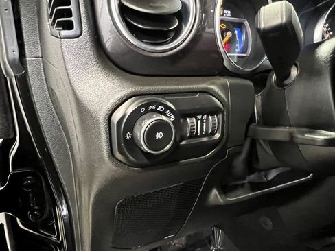 Used 2021 Jeep Wrangler Unlimited Sahara image 33