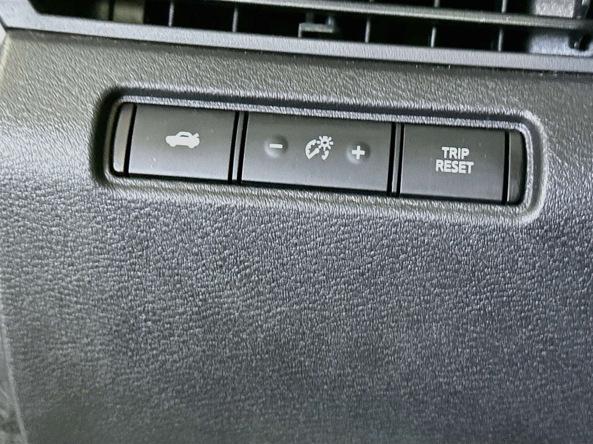 Used 2025 Nissan Altima 2.5 SV FWD image 16