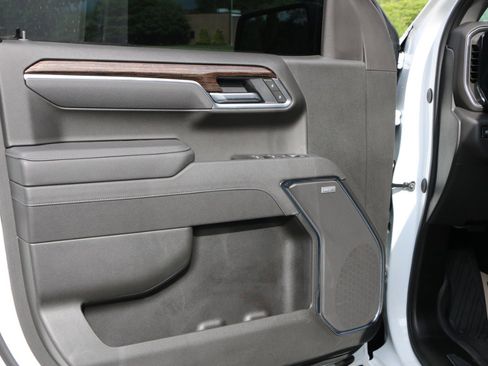 Used 2025 GMC Sierra 1500 Elevation w/ Elevation Premium Package AWD/4WD image 17