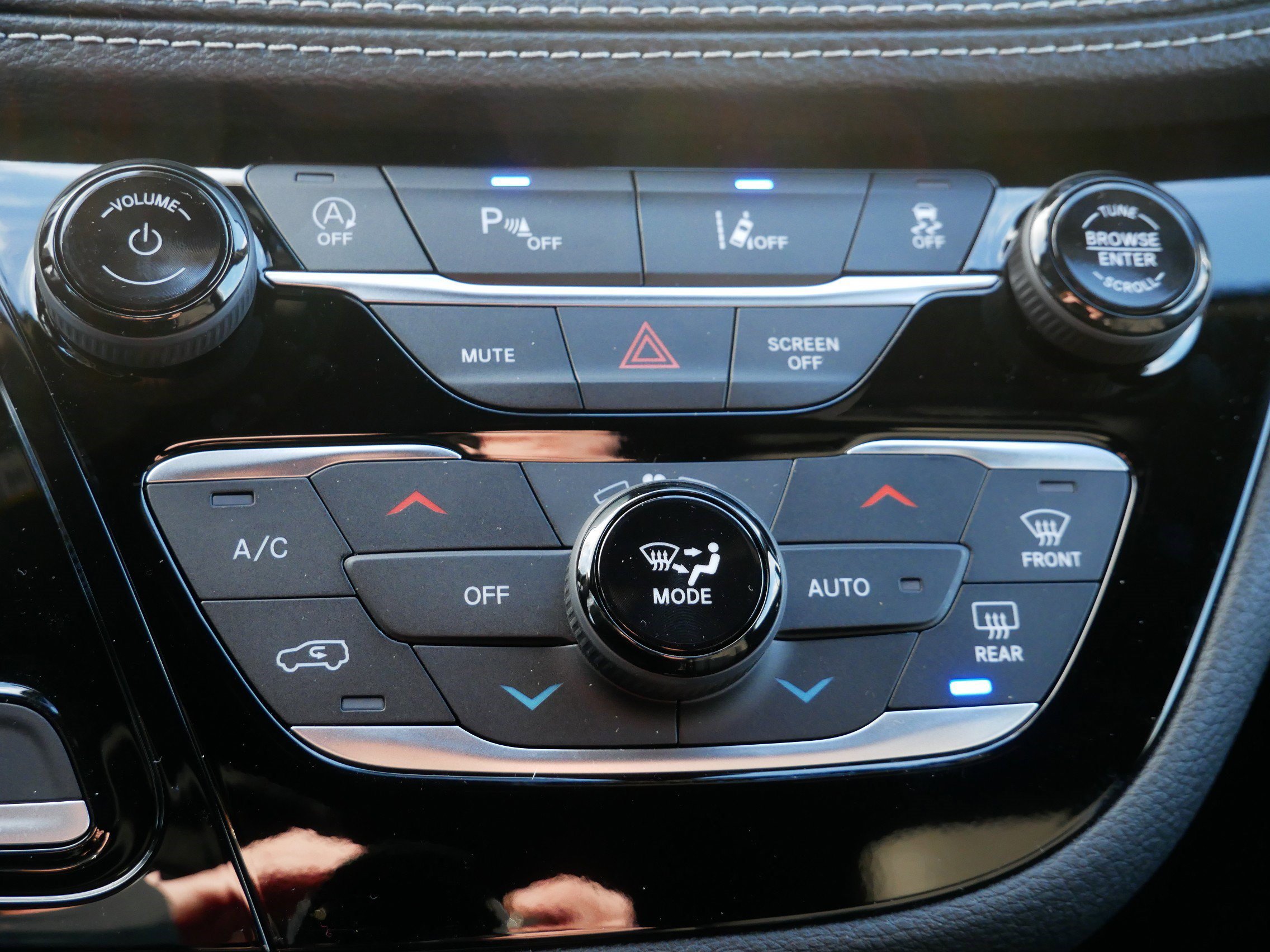 New 2026 Chrysler Pacifica Select FWD image 18