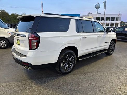 Used 2023 Chevrolet Suburban Z71 w/ Off-Road Capability Package AWD/4WD image 3