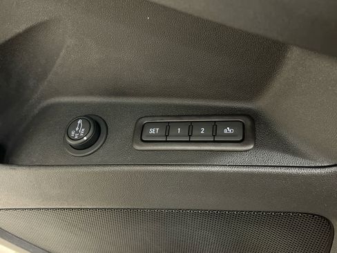 Used 2021 Chevrolet Equinox Premier FWD image 21