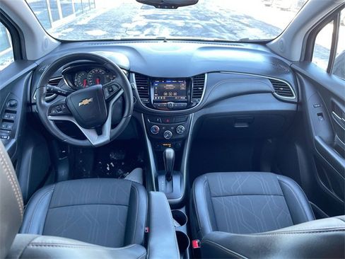 Certified 2022 Chevrolet Trax LT w/ LT Convenience Package image 19