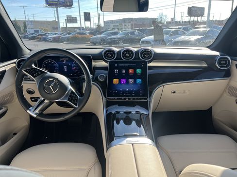 Used 2025 Mercedes-Benz GLC 300 image 30