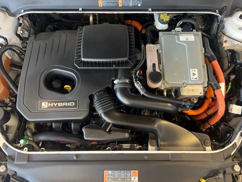 Used 2018 Ford Fusion SE w/ Equipment Group 602A FWD image 25
