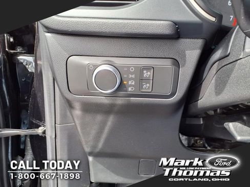 Used 2022 Ford Escape SE w/ Cold Weather Package image 13