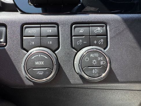 Used 2026 Chevrolet Silverado 2500 High Country w/ Technology Package AWD/4WD image 26