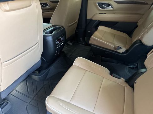 Used 2024 Chevrolet Tahoe Premier AWD/4WD image 4