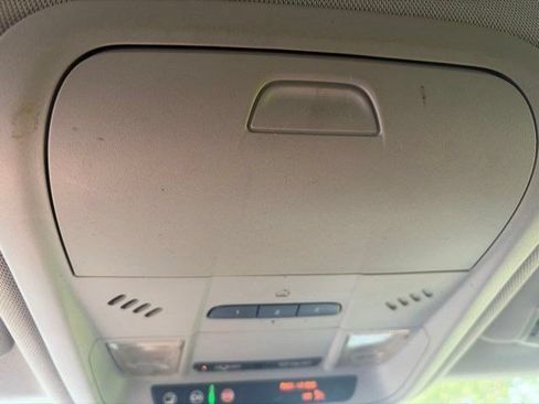 Used 2021 Chevrolet Equinox LT FWD image 29