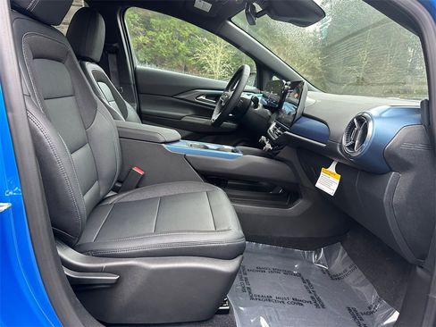 New 2026 Chevrolet Equinox EV LT image 10