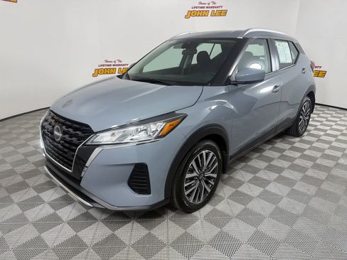 Used 2024 Nissan Kicks SV FWD image 1