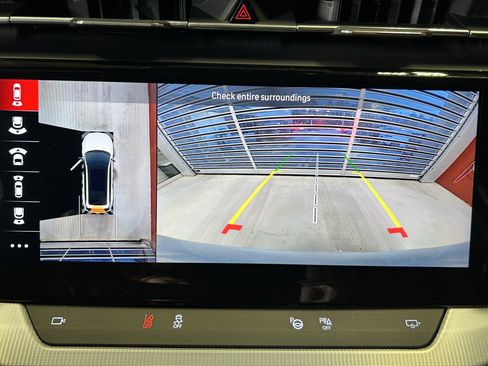 Used 2024 Jeep Wagoneer Launch Edition image 26