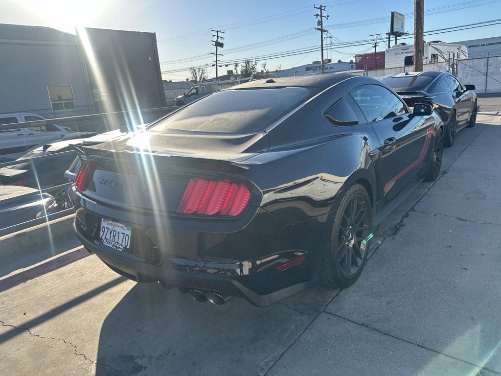 Used 2017 Ford Mustang GT Premium w/ GT Performance Package RWD image 5