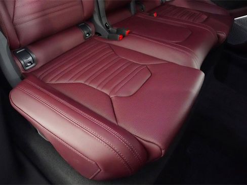 Used 2025 Lamborghini Urus SE image 38