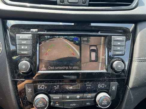 Used 2020 Nissan Rogue SL AWD/4WD image 25