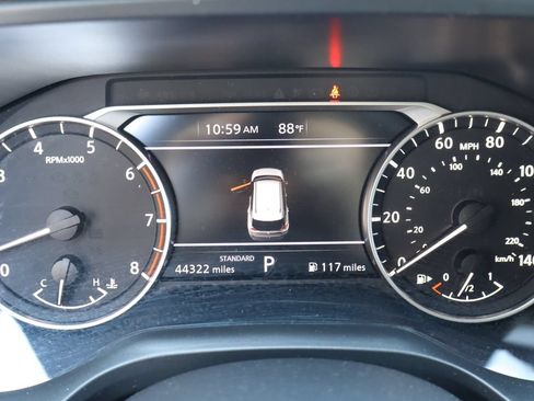 Used 2023 Nissan Rogue SV FWD image 9