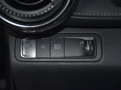 Used 2025 Chevrolet Equinox LT FWD image 9