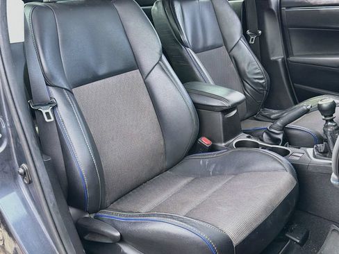 Used 2017 Toyota Corolla SE FWD image 29
