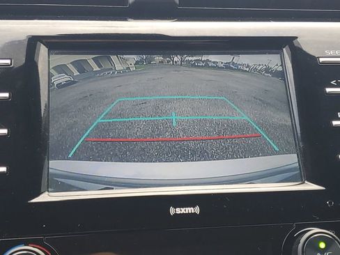 Used 2020 Toyota Camry SE image 17