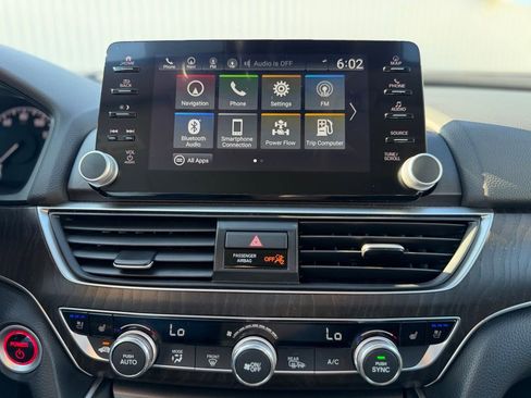 Used 2022 Honda Accord Touring image 27