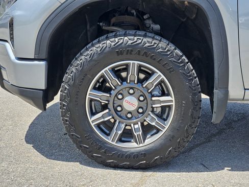 Used 2025 GMC Sierra 1500 AT4 AWD/4WD image 10