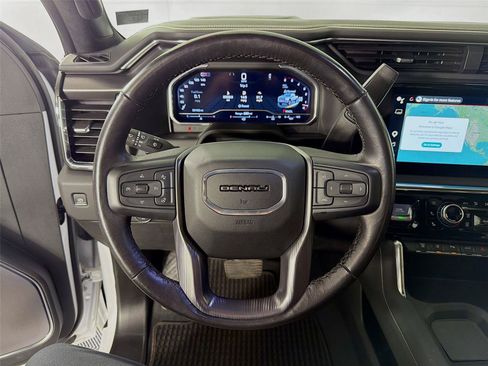 Used 2024 GMC Sierra 2500 Denali Ultimate AWD/4WD image 3
